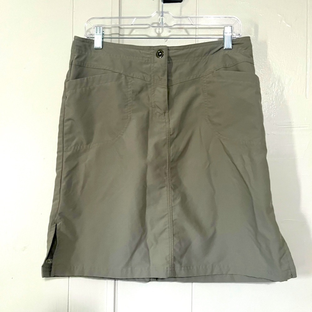 Mountain Equipment Co-op Skirt Women’s Size 8 Sage Green Hiking Camping Nylon